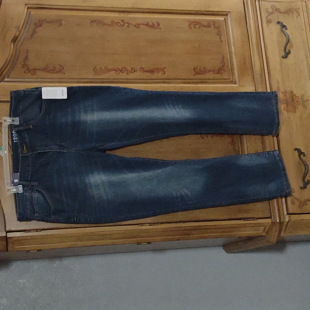 IZOD Blue jeans. NWT 38x32